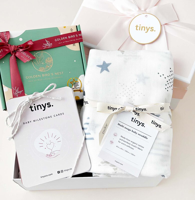 Tinys Organic Swaddle gift set for baby
